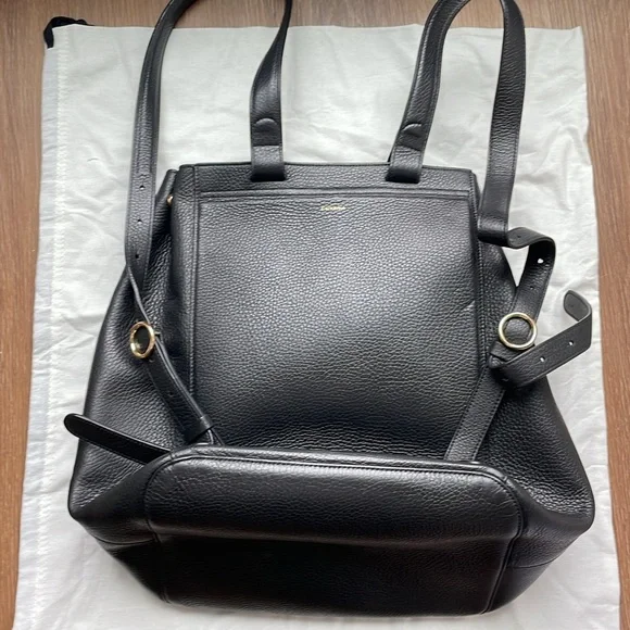 Cuyana Classic Black Backpack - Picture 3 of 8